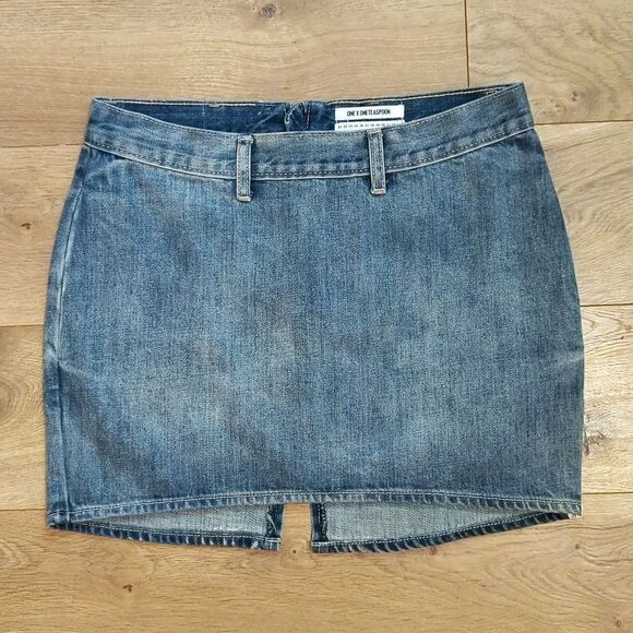 One Teaspoon Women's Mini Freelove Denim Skirt 24 - Picture 1 of 10